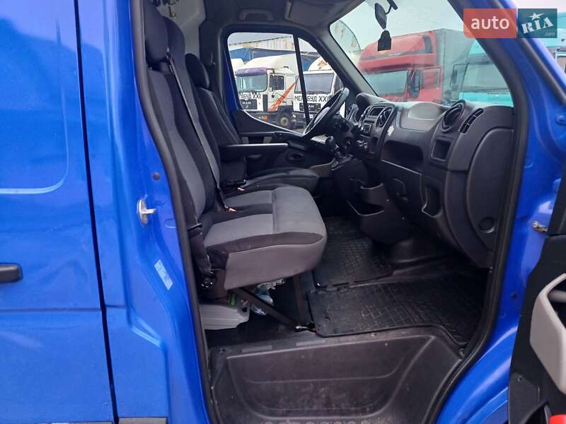 Грузовой фургон Renault Master 2013 в Буштыне