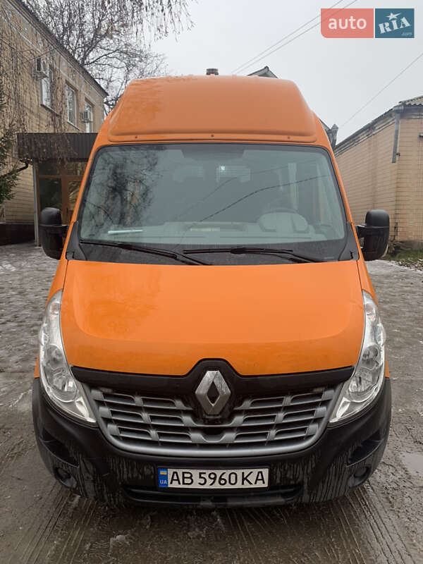 Грузопассажирский фургон Renault Master 2017 в 