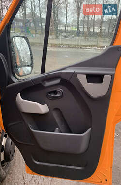 Грузопассажирский фургон Renault Master 2017 в 