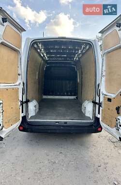 Грузовой фургон Renault Master 2017 в 