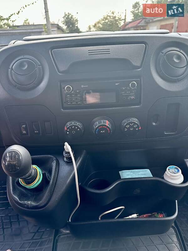 Грузовой фургон Renault Master 2017 в Арцизе