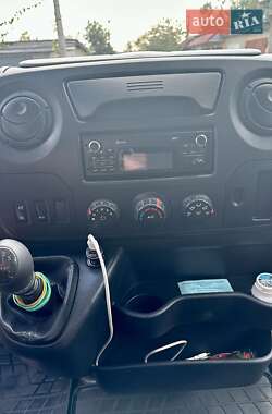 Грузовой фургон Renault Master 2017 в 