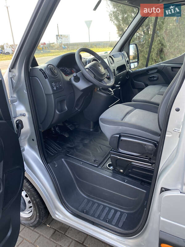 Грузовой фургон Renault Master 2019 в Жовкве