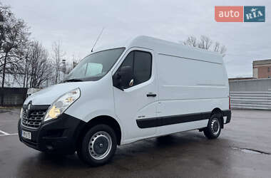 Вантажний фургон Renault Master 2015 в Рівному