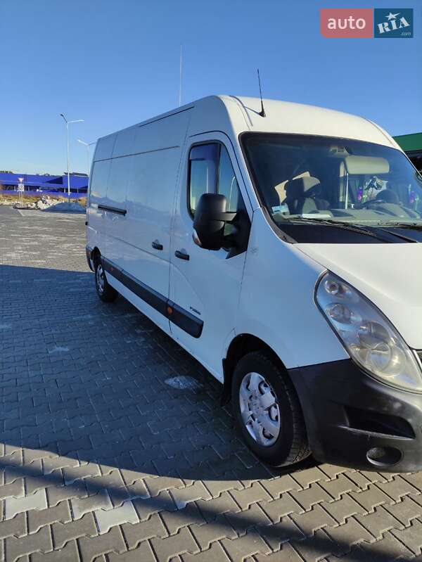 Грузовой фургон Renault Master 2011 в Стрые