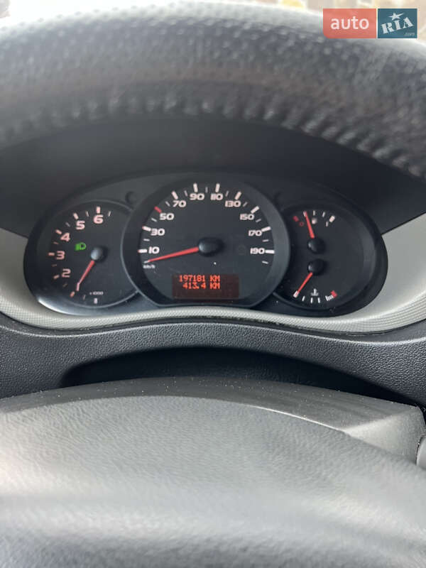 Грузовой фургон Renault Master 2011 в Львове