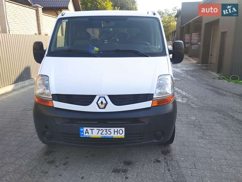 Эвакуатор Renault Master 2010 в Ивано-Франковске