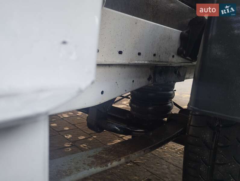 Эвакуатор Renault Master 2010 в Ивано-Франковске
