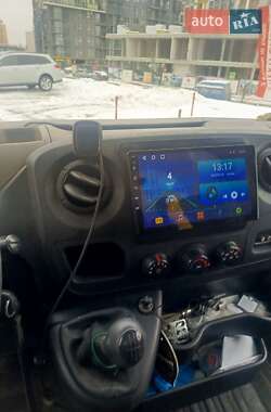 Грузовой фургон Renault Master 2011 в 