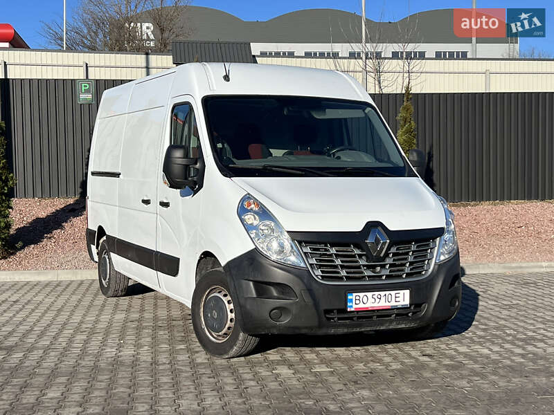 Грузовой фургон Renault Master 2015 в Тернополе