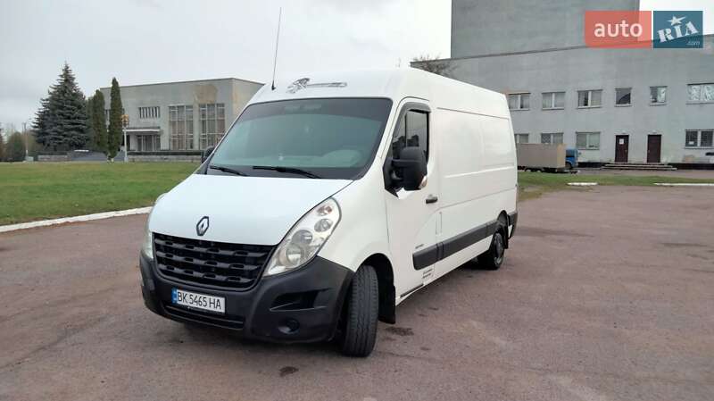 Грузовой фургон Renault Master 2011 в Ровно