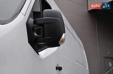 Грузовой фургон Renault Master 2018 в 