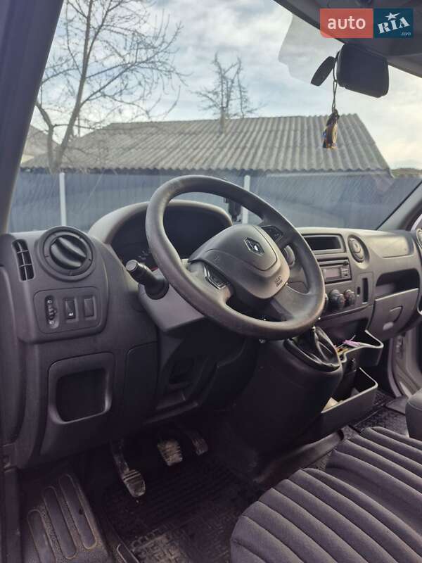Грузопассажирский фургон Renault Master 2016 в Самборе