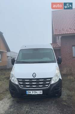 Вантажний фургон Renault Master 2011 в Луцьку