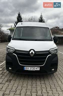 Грузопассажирский фургон Renault Master 2022 в 