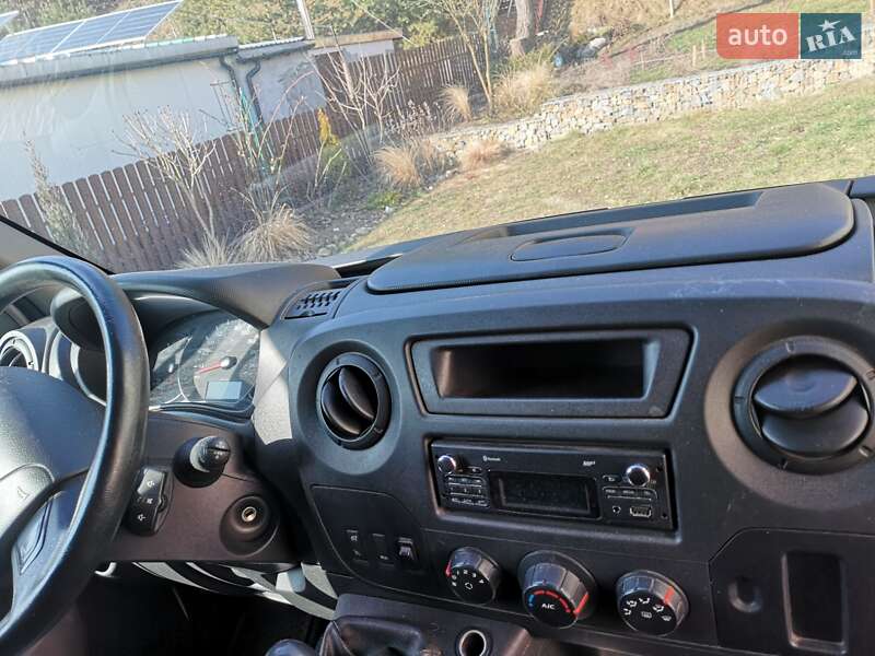 Вантажний фургон Renault Master 2018 в Львові