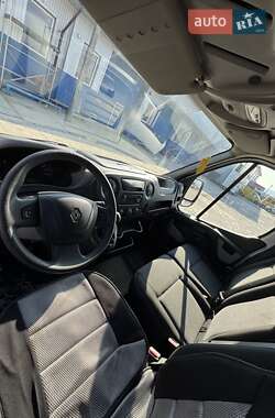 Грузовой фургон Renault Master 2016 в 
