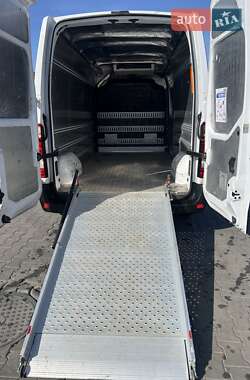 Грузовой фургон Renault Master 2018 в 