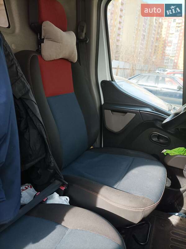 Грузовой фургон Renault Master 2016 в Киеве