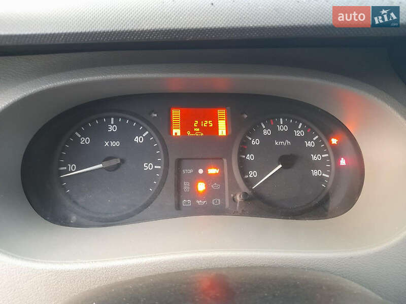 Вантажний фургон Renault Master 2005 в Львові