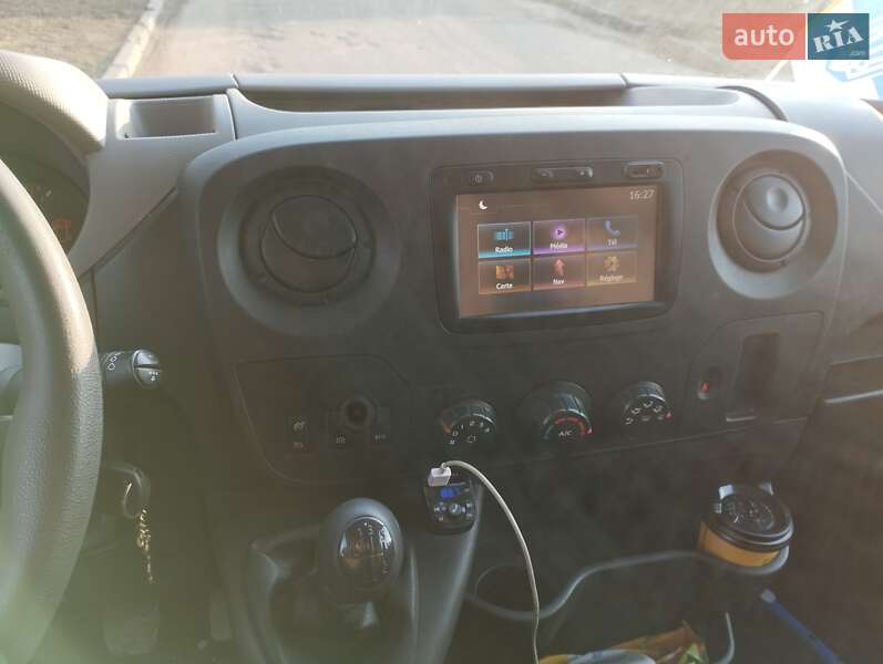 Вантажний фургон Renault Master 2017 в Сумах