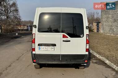 Грузовой фургон Renault Master 2012 в 
