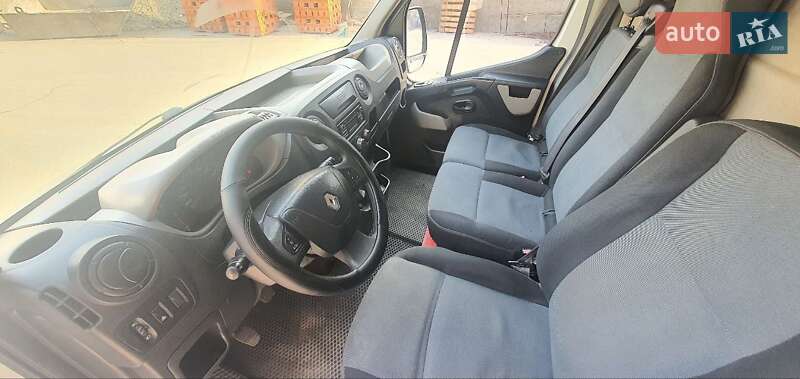 Вантажний фургон Renault Master 2014 в Дніпрі