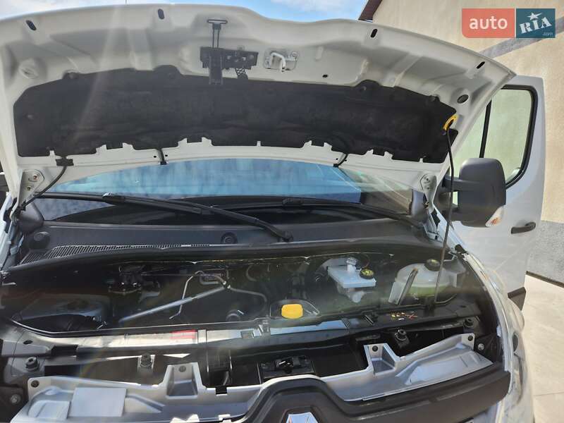 Вантажний фургон Renault Master 2019 в Дубні