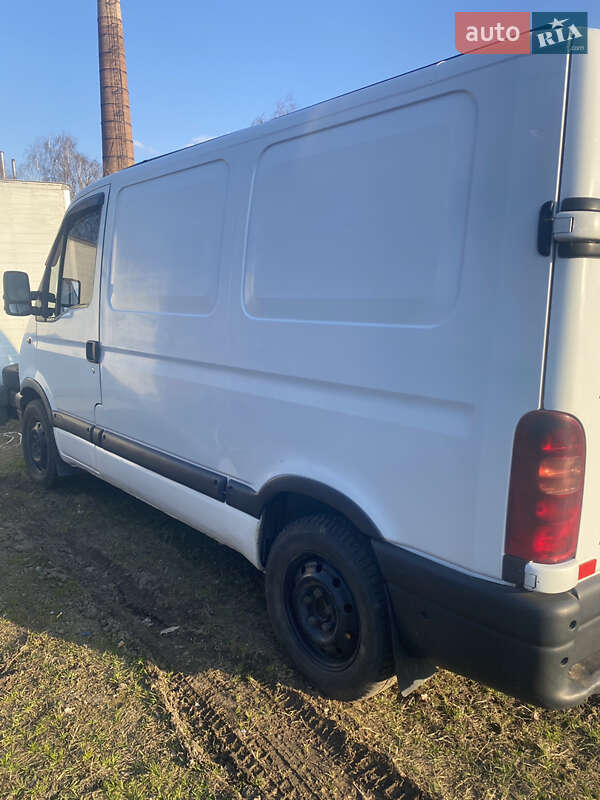 Вантажний фургон Renault Master 2001 в Краматорську