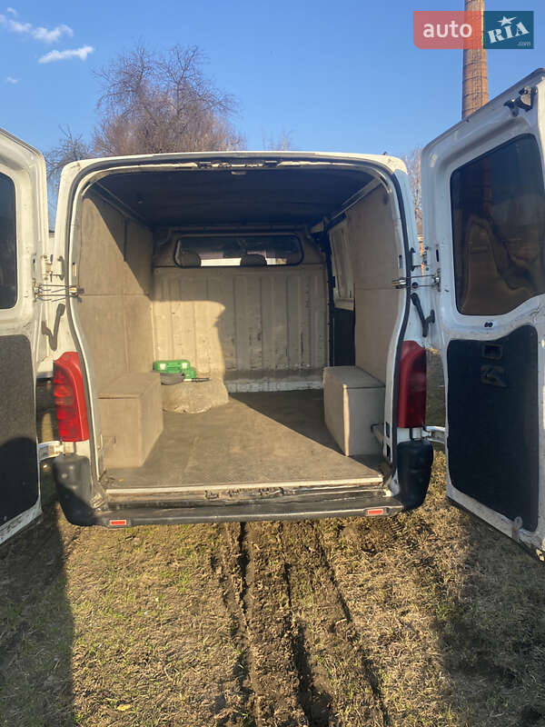Вантажний фургон Renault Master 2001 в Краматорську