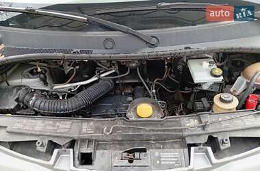 Вантажний фургон Renault Master 2012 в 