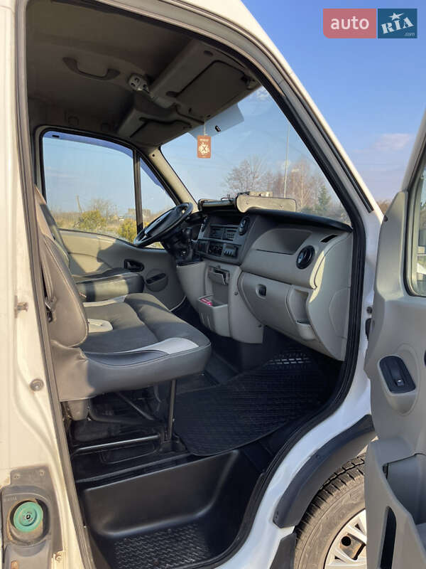 Грузовой фургон Renault Master 2008 в Торчине