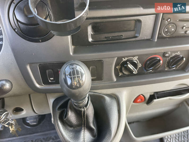 Грузовой фургон Renault Master 2008 в Торчине