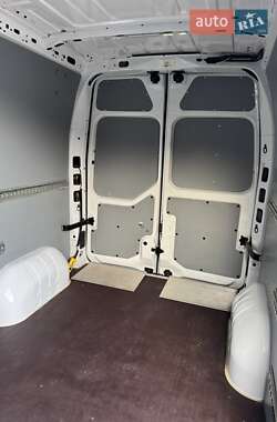 Грузовой фургон Renault Master 2021 в 