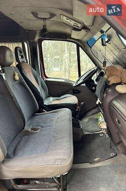 Специальный автобус Renault Master 2000 в 