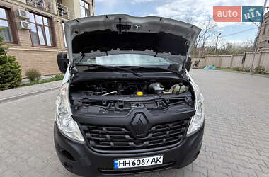 Грузопассажирский фургон Renault Master 2016 в 