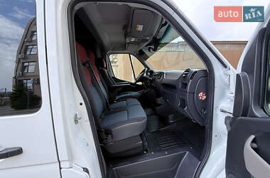 Грузопассажирский фургон Renault Master 2016 в 