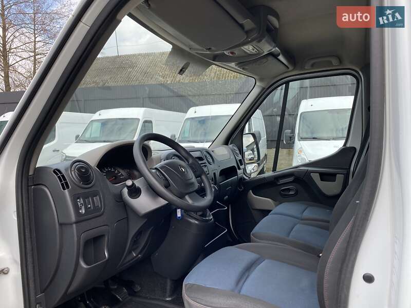 Вантажний фургон Renault Master 2017 в Хусті