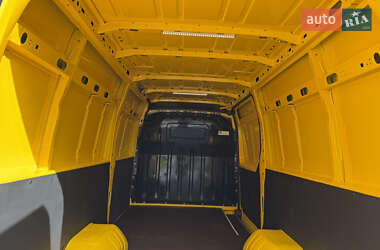 Грузовой фургон Renault Master 2017 в 
