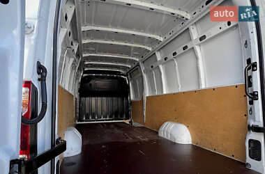 Грузовой фургон Renault Master 2019 в 