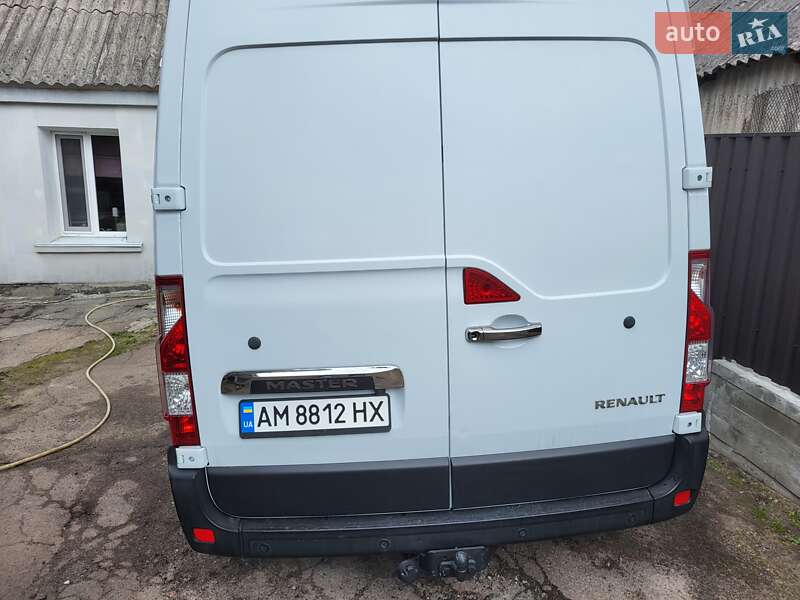 Грузовой фургон Renault Master 2015 в Житомире