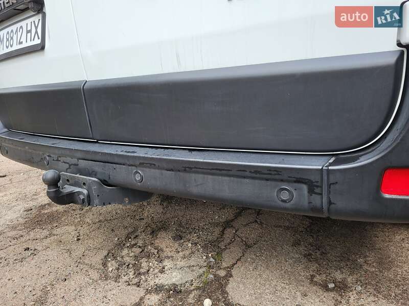 Грузовой фургон Renault Master 2015 в Житомире