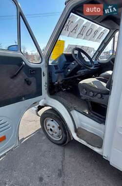 Грузовой фургон Renault Master 1992 в 