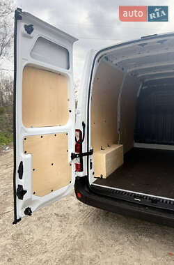 Грузовой фургон Renault Master 2020 в 