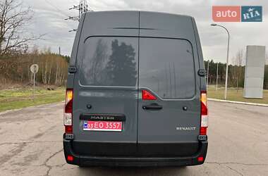 Вантажний фургон Renault Master 2022 в 
