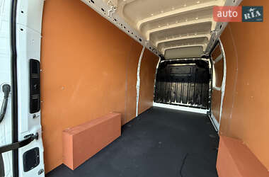 Грузовой фургон Renault Master 2021 в 