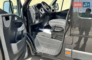 Грузопассажирский фургон Renault Master 2015 в 