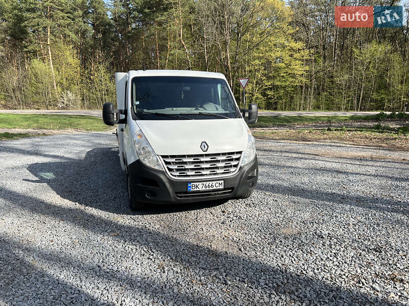 Автовоз Renault Master 2012 в Бродах