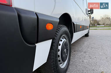 Вантажний фургон Renault Master 2021 в 