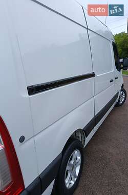 Грузовой фургон Renault Master 2011 в 